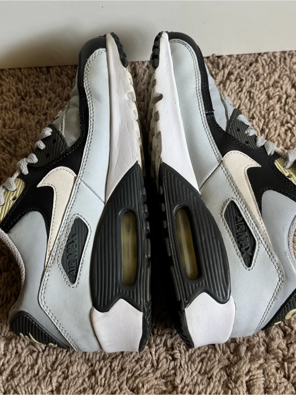 NIKE Air Max 90 Big Kids Sneakers Wolf Grey Black Leather GS Size 5.5 Youth